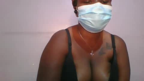 Snapshot of honey_beb chatting on 09/21/25, 07:59 honey_beb online show from 09/21/25, 07:59