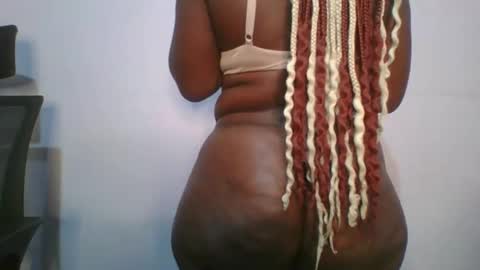 Snapshot of honey_beb chatting on 10/04/25, 04:54 honey_beb online show from 10/04/25, 04:54