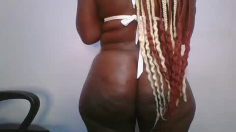 Snapshot of honey_beb chatting on 10/04/25, 05:44 honey_beb online show from 10/04/25, 05:44