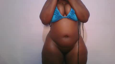 Snapshot of honey_beb chatting on 10/15/25, 05:24 honey_beb online show from 10/15/25, 05:24