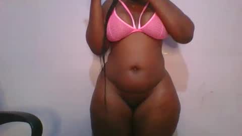 Snapshot of honey_beb chatting on 10/31/25, 04:13 honey_beb online show from 10/31/25, 04:13