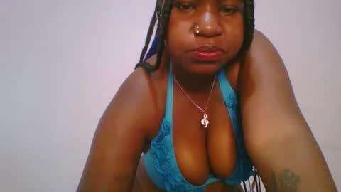 Snapshot of honey_beb chatting on 11/06/25, 05:19 honey_beb online show from 11/06/25, 05:19