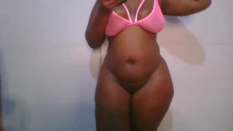 Snapshot of honey_beb chatting on 11/08/25, 01:28 honey_beb online show from 11/08/25, 01:28