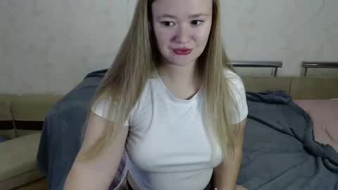Snapshot of honey_caramelle chatting on 12/02/24, 12:40 honey_caramelle online show from 12/02/24, 12:40