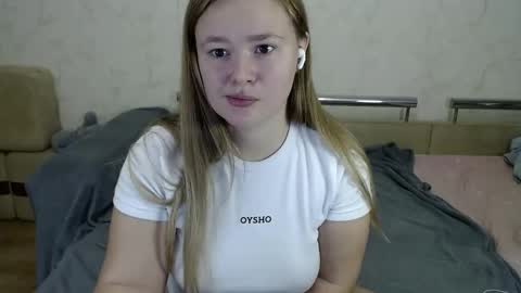Snapshot of honey_caramelle chatting on 12/12/24, 08:21 honey_caramelle online show from 12/12/24, 08:21
