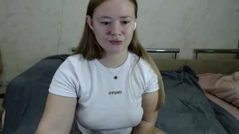 Snapshot of honey_caramelle chatting on 12/15/24, 08:25 honey_caramelle online show from 12/15/24, 08:25