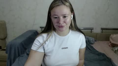 Snapshot of honey_caramelle chatting on 12/19/24, 12:34 honey_caramelle online show from 12/19/24, 12:34
