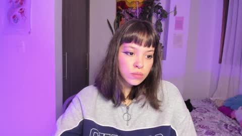 Snapshot of honey_hoe chatting on 12/17/24, 06:24 Lau online show from 12/17/24, 06:24