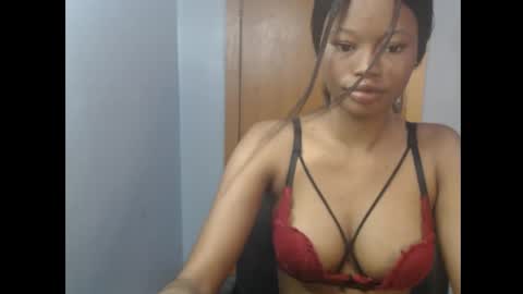 Snapshot of honey_juicydoll chatting on 10/14/25, 07:20 Sonia online show from 10/14/25, 07:20