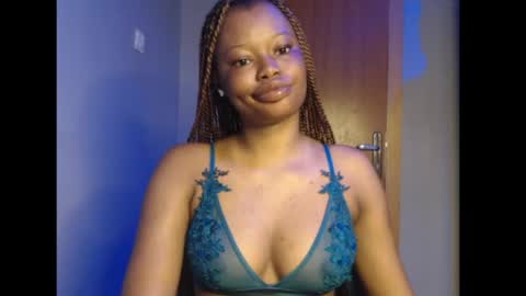 Sonia online show from 05/13/26, 07:06