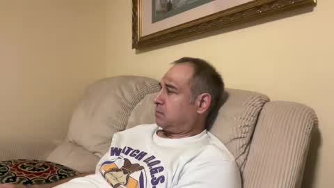 honey_man14 online show from 10/21/25, 01:39