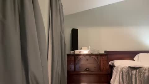 honey_man14 online show from 04/29/26, 04:33