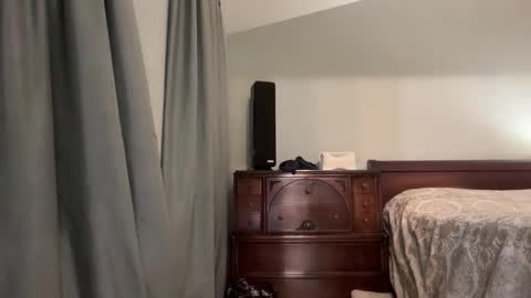 honey_man14 online show from 06/02/26, 07:05
