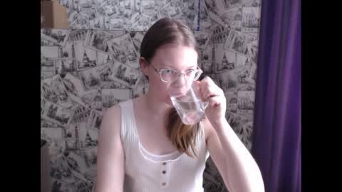 Lina online show from 02/27/25, 11:52