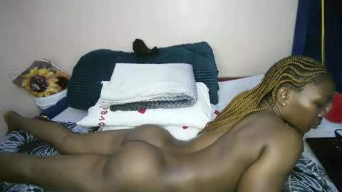 honey_nubia0 online show from 02/17/26, 07:53