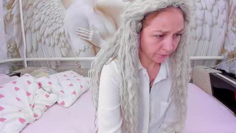 Snapshot of honey_rabbits chatting on 01/19/26, 09:46 CHRISTIE and HERALD online show from 01/19/26, 09:46