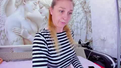 Snapshot of honey_rabbits chatting on 02/08/26, 10:07 CHRISTIE and HERALD online show from 02/08/26, 10:07