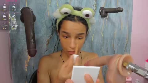 honey_sofii_ online show from 09/25/25, 11:36