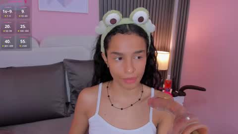 honey_sofii_ online show from 10/05/25, 10:35