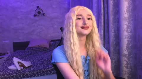 honey_sunset online show from 09/14/25, 05:34