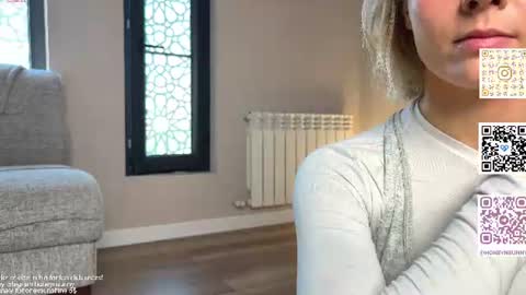 Snapshot of honey_sunshine chatting on 07/18/26, 10:19 Jenyanew vid how I squirt in forest in bio online show from 07/18/26, 10:19