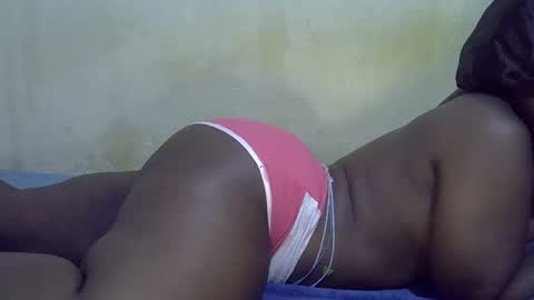 Snapshot of honey_sunshiny chatting on 04/20/26, 08:28 honey_sunshiny online show from 04/20/26, 08:28