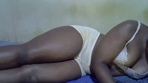 Snapshot of honey_sunshiny chatting on 05/29/26, 07:39 honey_sunshiny online show from 05/29/26, 07:39