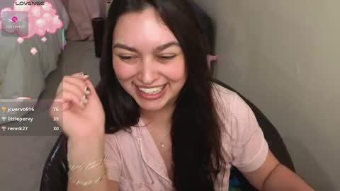 Snapshot of honey_tia chatting on 05/15/26, 11:56 Tia online show from 05/15/26, 11:56