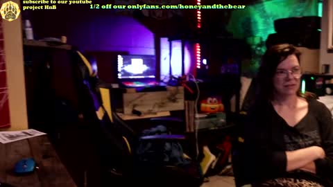 Honey and Bear online show from 01/19/25, 03:08