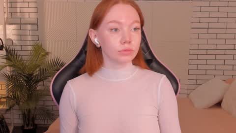 Snapshot of honeyautumn chatting on 12/07/24, 11:45 honeyautumn online show from 12/07/24, 11:45