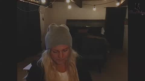 honeybuhnny online show from 04/21/26, 09:15