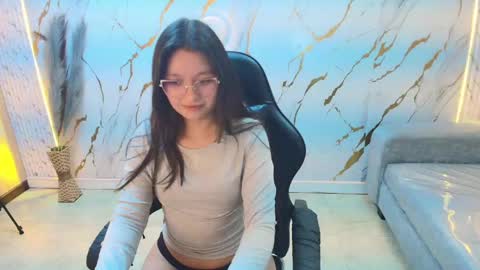 honeydoll_tf online show from 05/05/26, 02:14