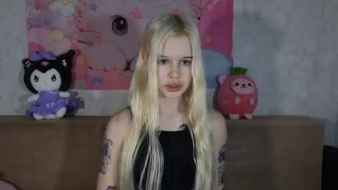 Lisa online show from 04/22/26, 04:04