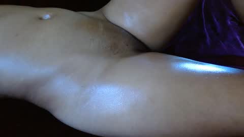 honeygoldenbaddie24 online show from 09/18/25, 06:43