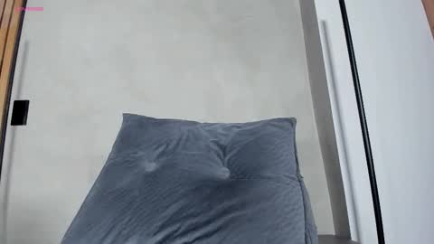 Sofia independent model online show from 11/15/25, 11:29