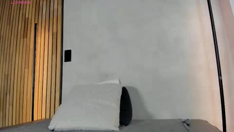 Sofia independent model online show from 01/14/26, 11:49