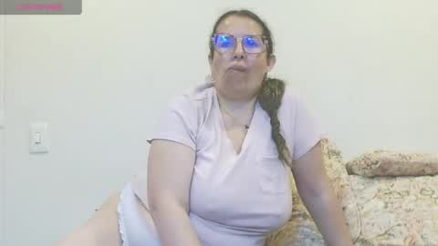 sofia online show from 05/17/26, 03:48