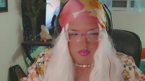 honeylavender777 online show from 12/14/25, 11:26