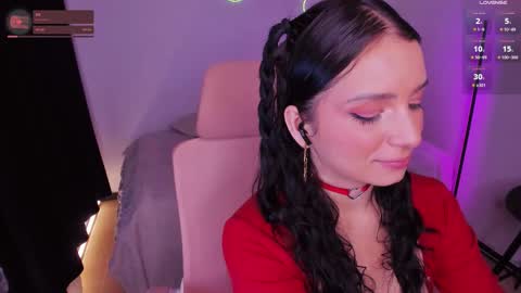 Snapshot of honeymoontea chatting on 10/06/25, 02:20 online show from 10/06/25, 02:20