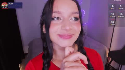 Snapshot of honeymoontea chatting on 11/29/25, 12:13 online show from 11/29/25, 12:13