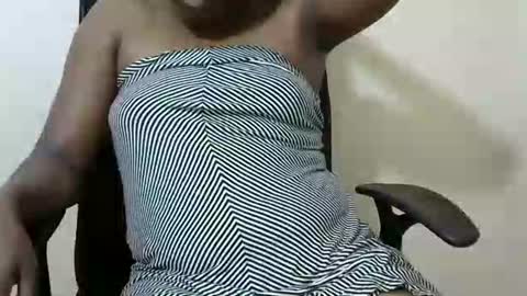 Honeymuny online show from 10/26/25, 09:31