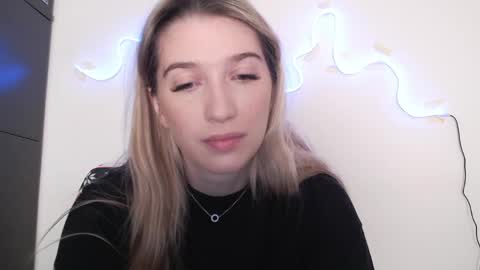 honeyveil online show from 03/12/26, 11:16