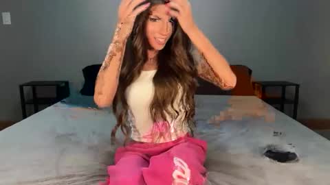 HoneyVelourTS online show from 04/10/26, 10:25