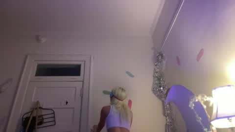 Snapshot of honeyxlimbed chatting on 07/01/26, 04:36 Emi Rose online show from 07/01/26, 04:36