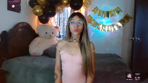 Hoollly Jones online show from 11/26/25, 02:18