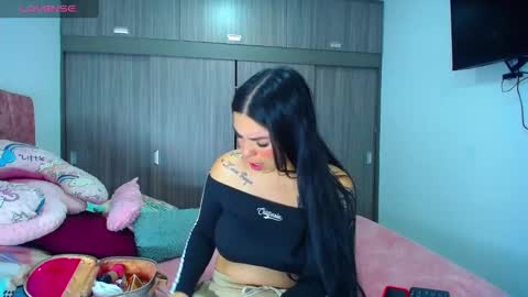 Snapshot of hoot_alicee chatting on 12/30/24, 11:17 ONLYFANS online show from 12/30/24, 11:17