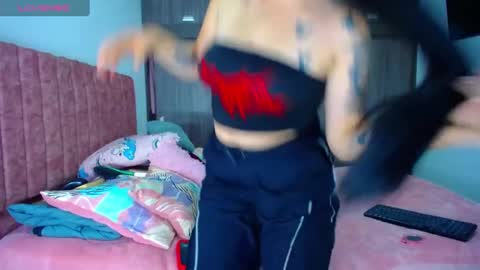 Snapshot of hoot_alicee chatting on 01/12/25, 11:15 ONLYFANS online show from 01/12/25, 11:15