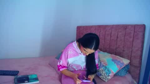 Snapshot of hoot_alicee chatting on 09/24/25, 09:18 ONLYFANS online show from 09/24/25, 09:18