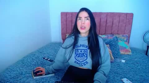 Snapshot of hoot_alicee chatting on 10/29/25, 10:00 ONLYFANS online show from 10/29/25, 10:00