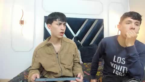 Snapshot of hoot_booys_ chatting on 12/22/25, 11:29 hoot_booys_ online show from 12/22/25, 11:29